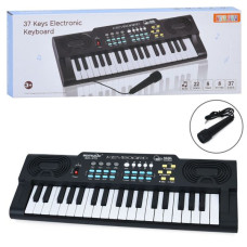 Синтезатор R669