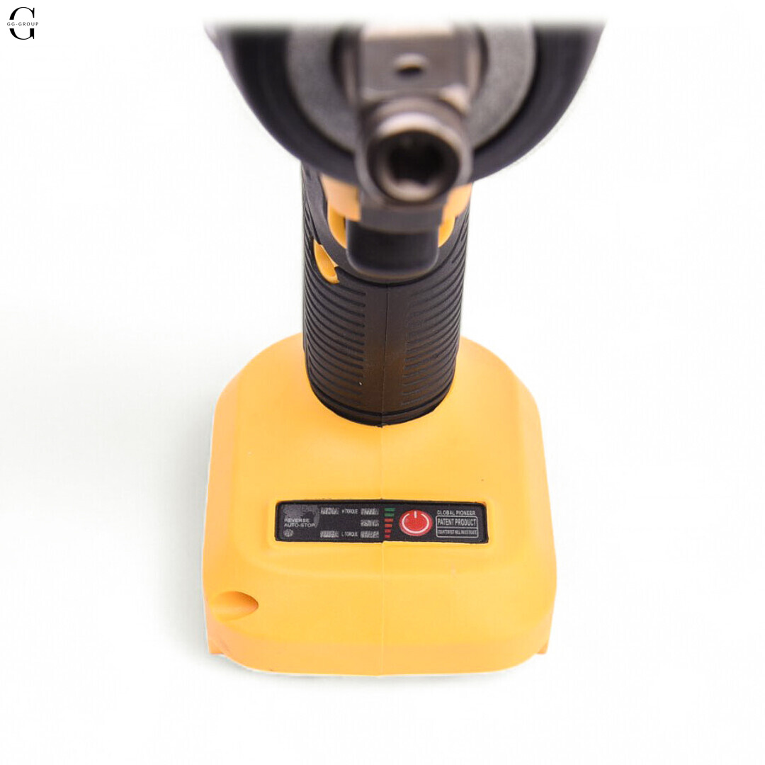 DeWALT гайковерт аккумуляторный 36V бесщеточный с кейсом, 2x5Ah аккумуляторами и набором насадок.