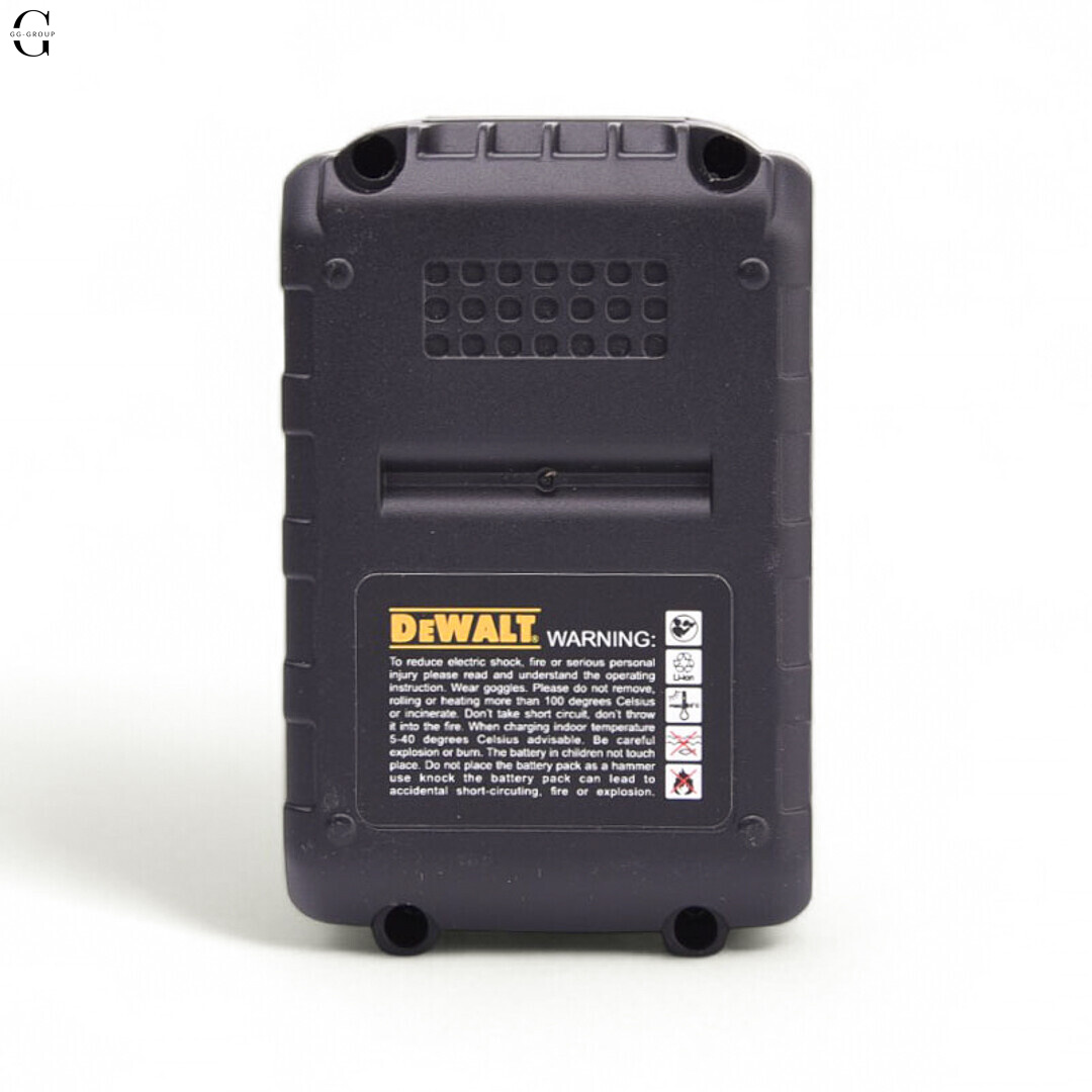 DeWALT гайковерт аккумуляторный 24V бесщеточный с кейсом, 2×10Ah аккумуляторами и набором насадок.