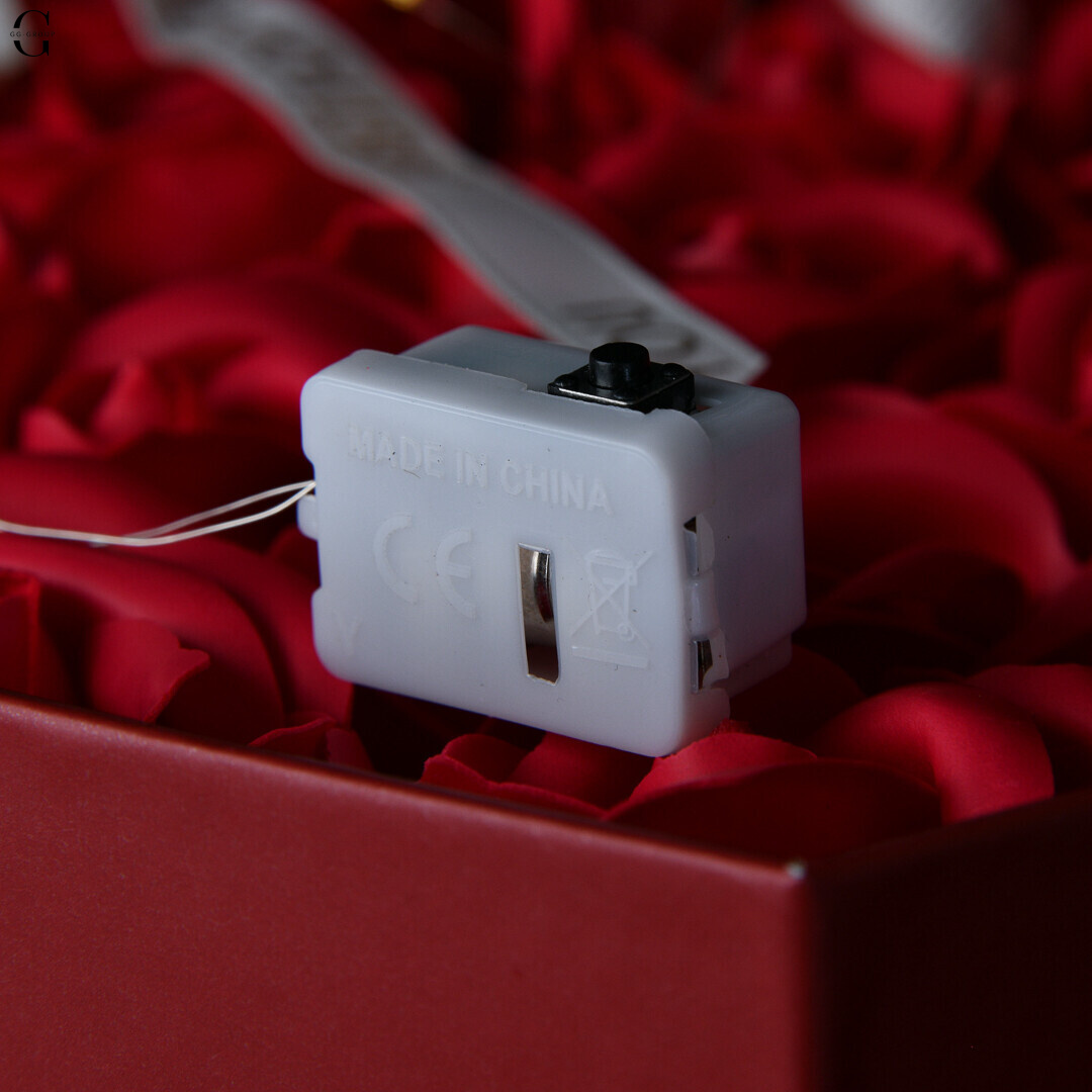 Подарочный набор роз с мылом и LED подсветкой.