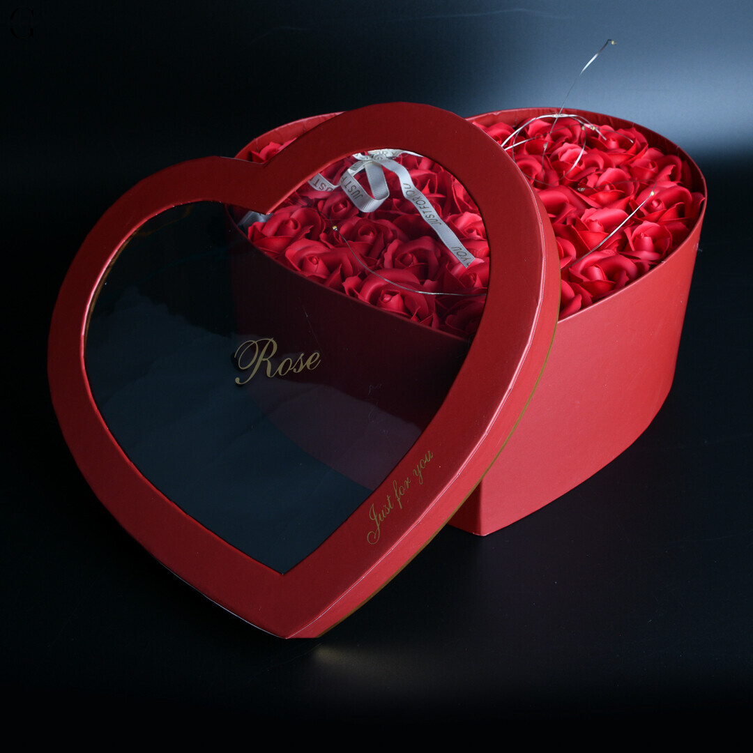 Подарочный набор роз с мылом и LED подсветкой.