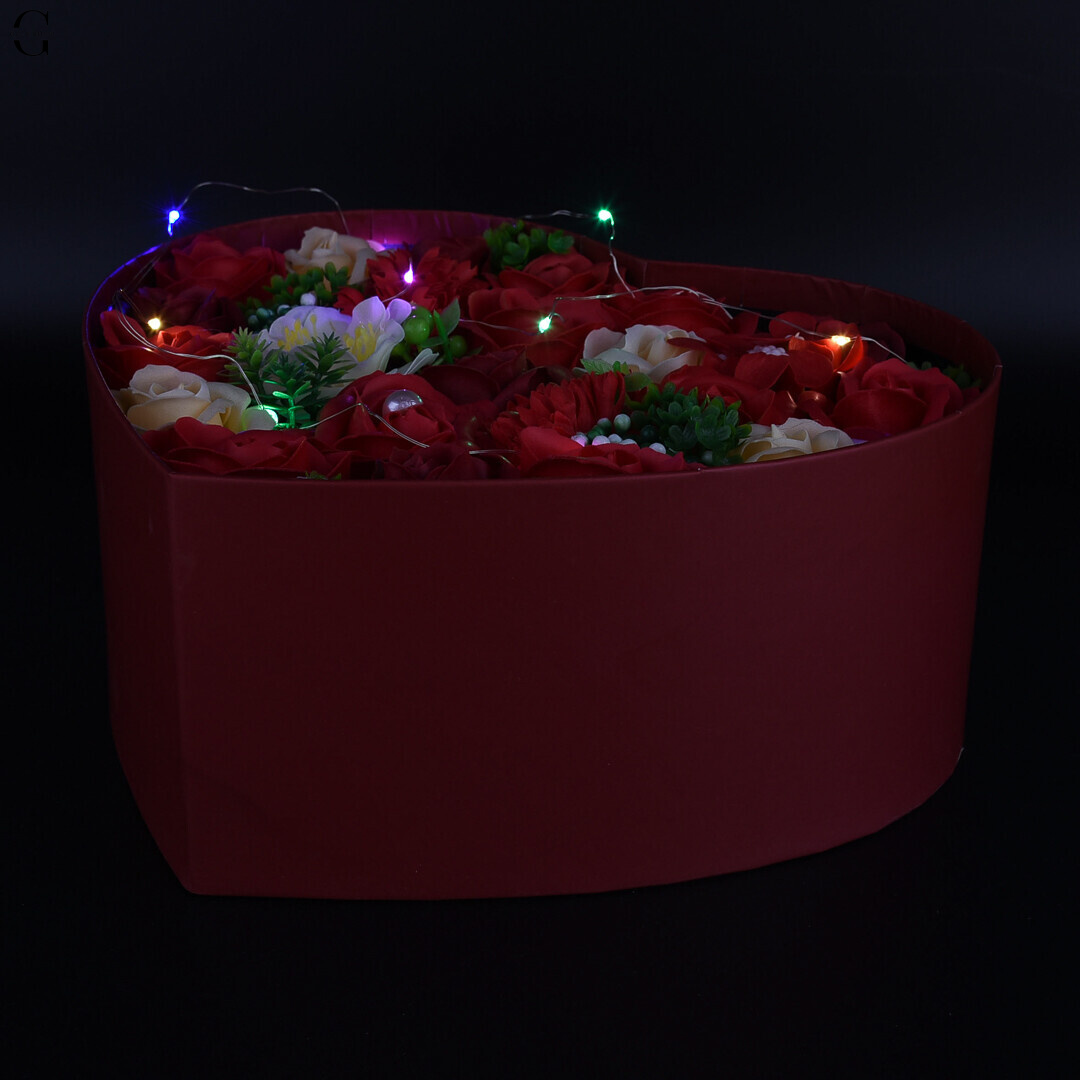 Подарочный набор цветочная композиция роз из мыла и LED подсветкой