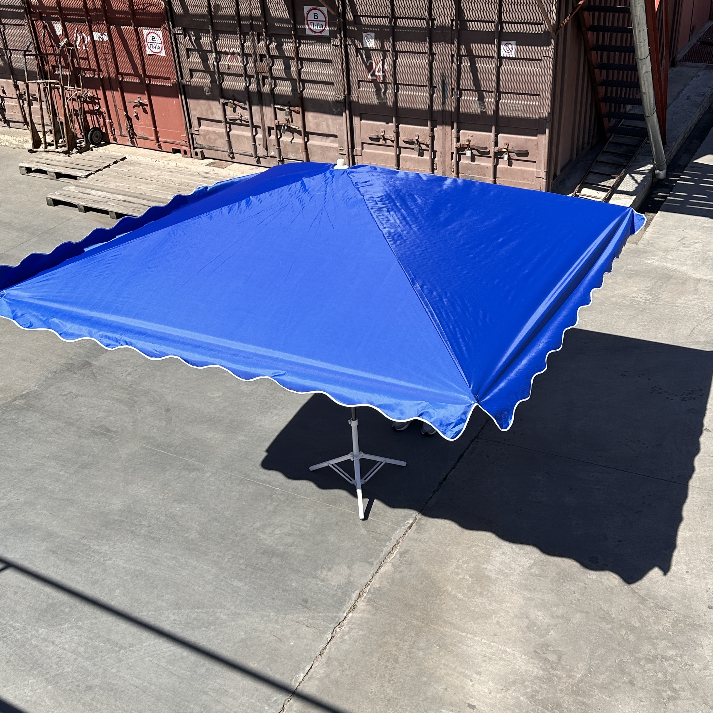 Торговый зонт Mario Umbrella 3.3×3.3 м, 4 металлические спицы, нейлон с УФ-защитой, Италия