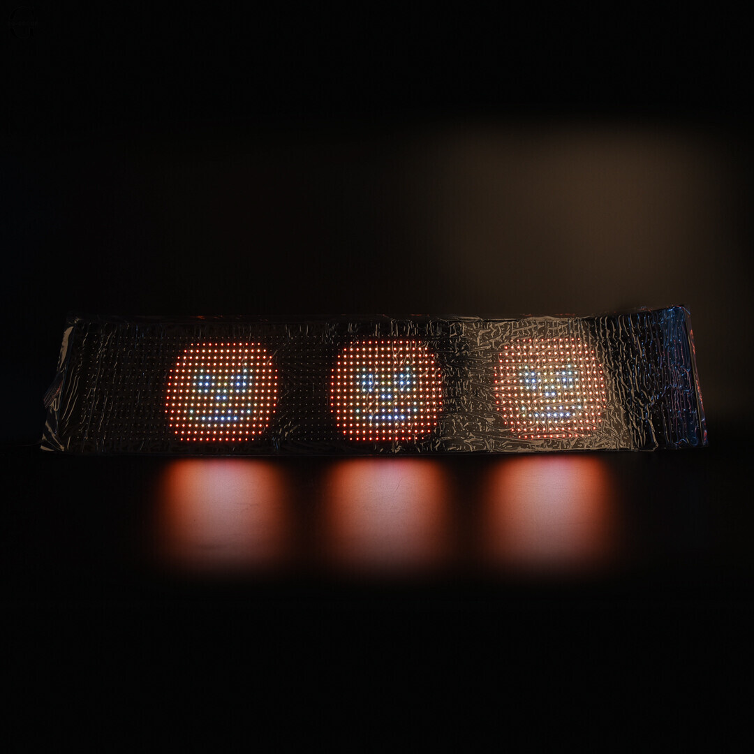 Гибкий водонепроницаемый LED дисплей 12×60 с Bluetooth, управлением и Type-C питанием