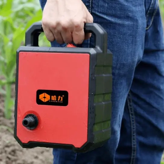 Автоновомная система полива, душа – Помпа для воды Pump-01 с аккумуляторами и распылителем, 3 м водозабора, 5 м шланг.
