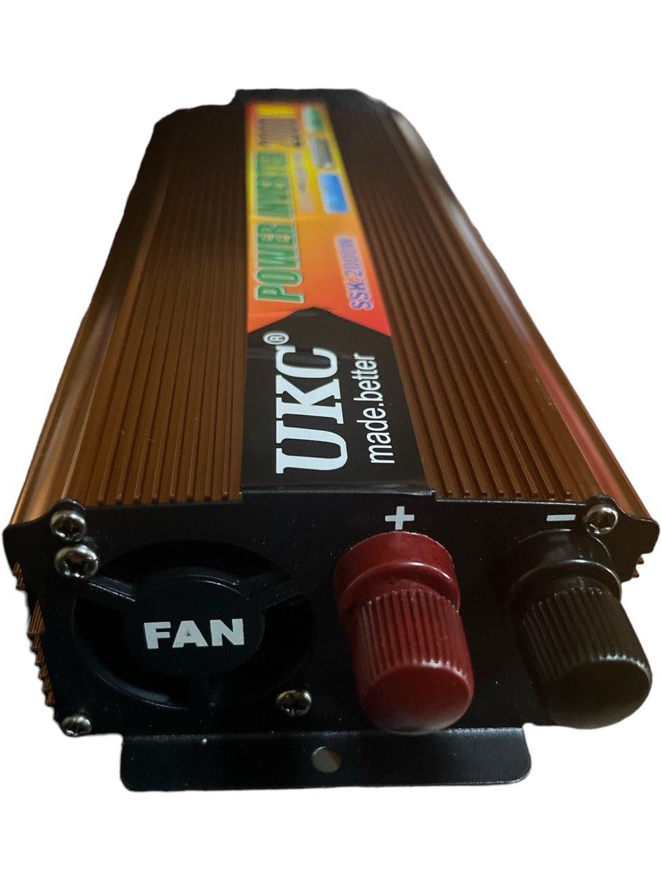 Инвертор напряжения 12V-220V 2000W UKC