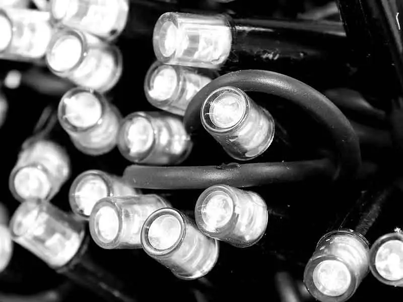 Гирлянда уличная 3,3мм черный провод 10м лампа мерцающая 100LED L Lux LINE-3.3-100 Теплый белый