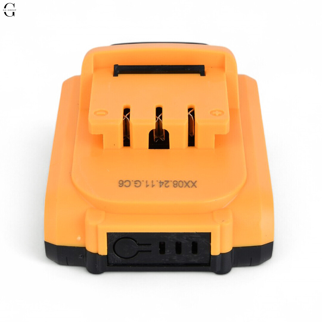 Шуруповерт аккумуляторный DeWalt 21V с набором инструментов в кейсе, 2 аккумулятора 2.0Ah