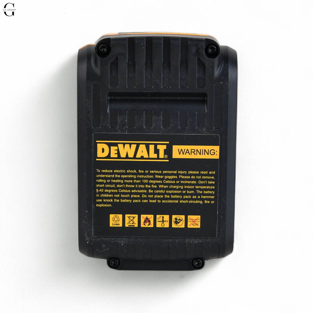 Шуруповерт аккумуляторный DeWalt 21V с набором инструментов в кейсе, 2 аккумулятора 2.0Ah